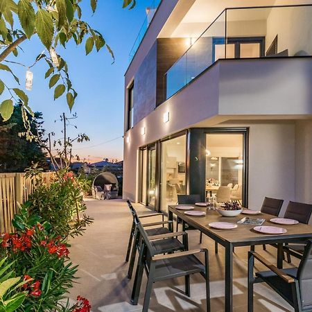 Villa Elena: Seaside Luxury with Whirlpool and Brijuni Islands View Fazana Exterior photo