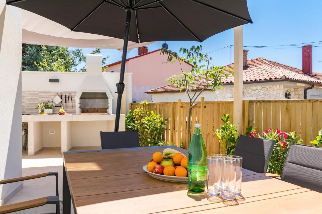 Villa Elena: Seaside Luxury with Whirlpool and Brijuni Islands View Fazana Exterior photo
