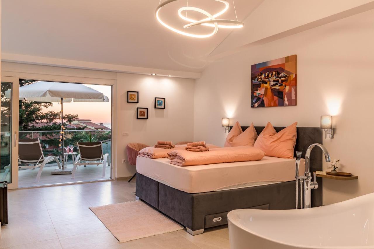 Villa Elena: Seaside Luxury with Whirlpool and Brijuni Islands View Fazana Exterior photo