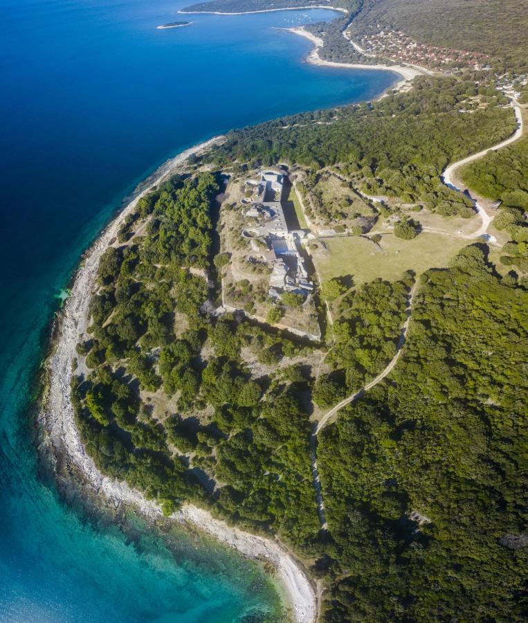 Villa Elena: Seaside Luxury with Whirlpool and Brijuni Islands View Fazana Exterior photo